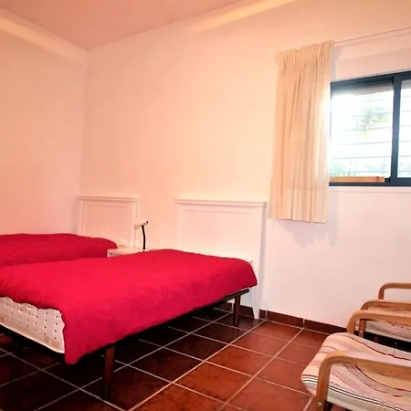Holiday home Independiente Con Piscina, Terraza Y Vistas Al Mar Y Montana
