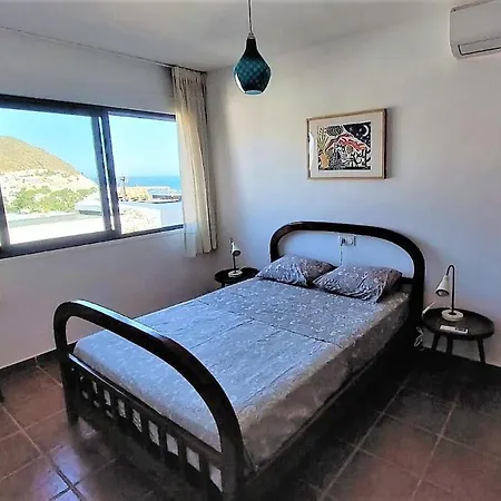 Independiente Con Piscina, Terraza Y Vistas Al Mar Y Montana