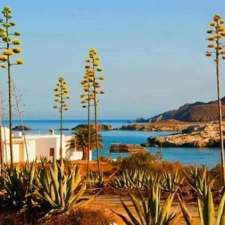 Holiday home Independiente Con Piscina, Terraza Y Vistas Al Mar Y Montana
